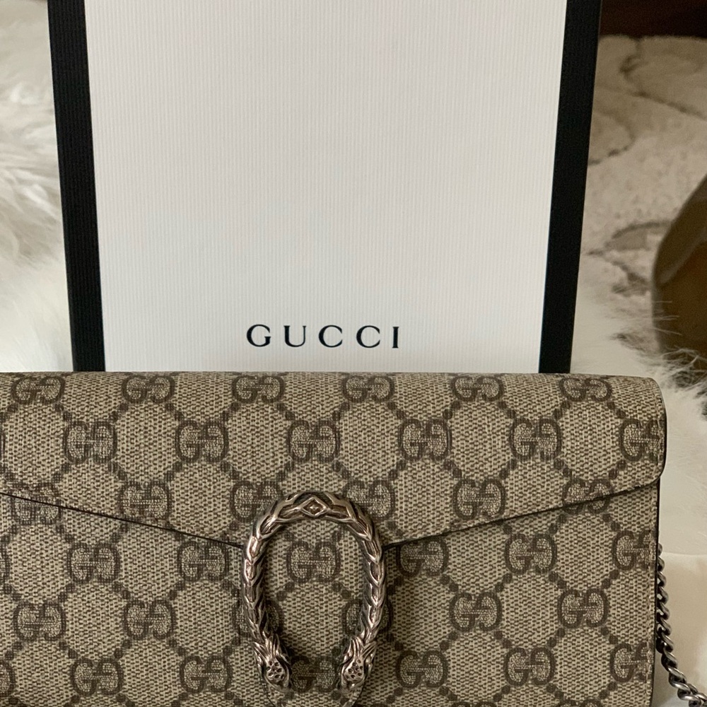 Gucci Dionysus wallet on chain